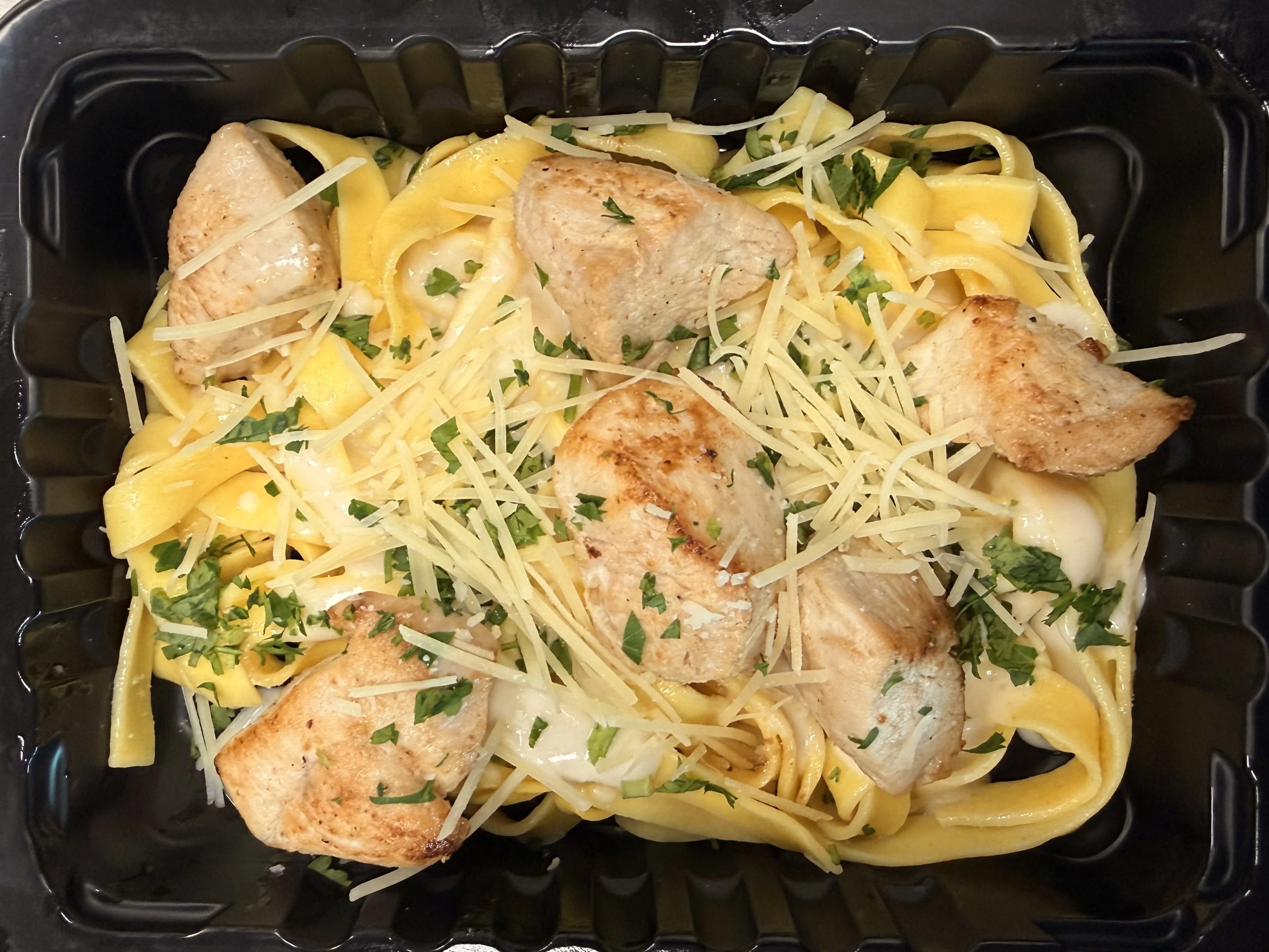 02 - Signature Chicken Scampi with Creamy Fettuccine Pasta - Image 4